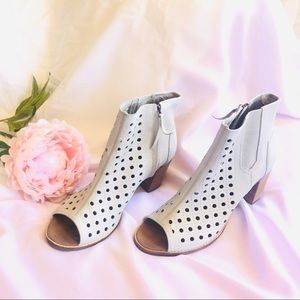 Toms perforated open toe ankle booties 12 gray